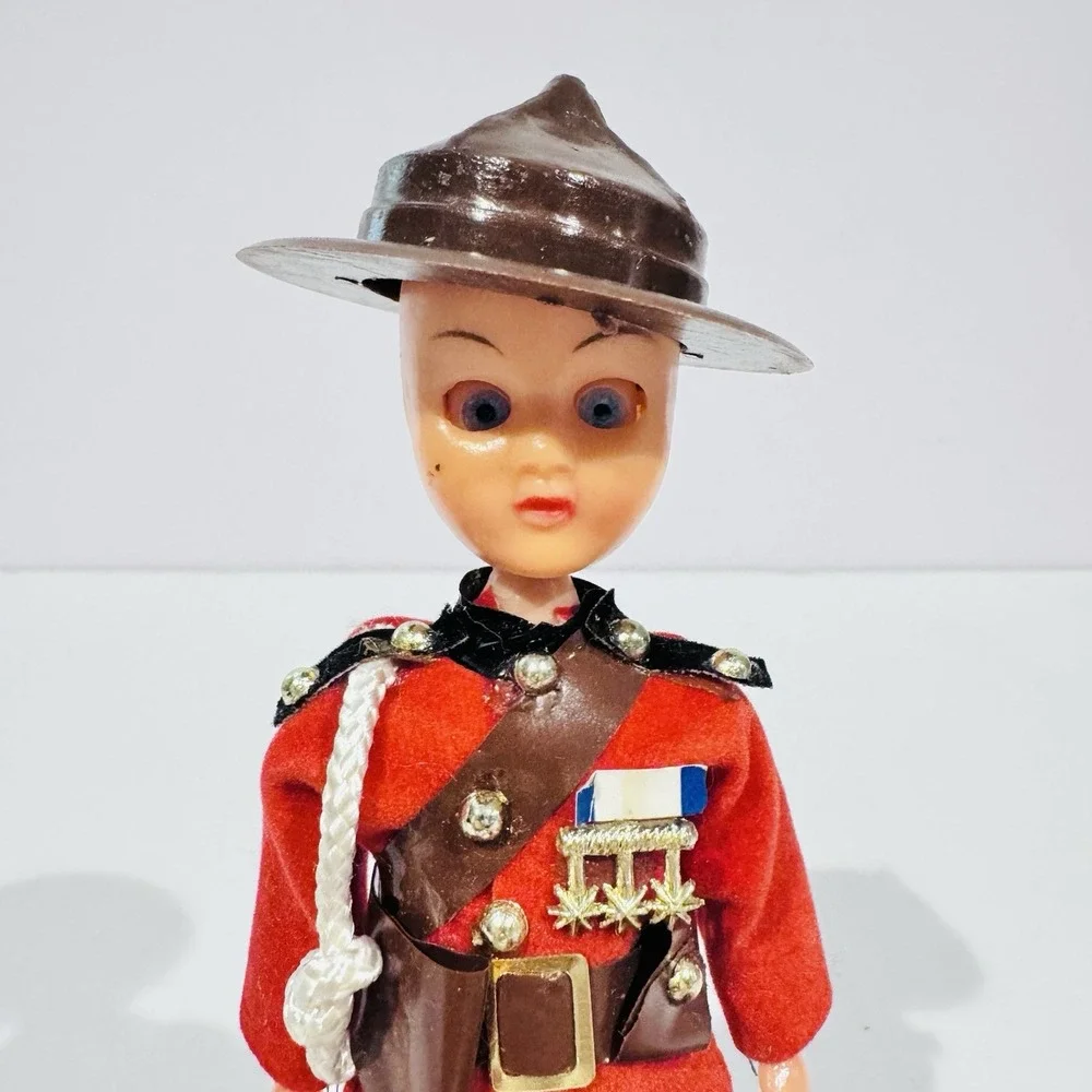 Vintage Canadian‎ Mountie Celluloid Sleepy Eye Boy Doll 6